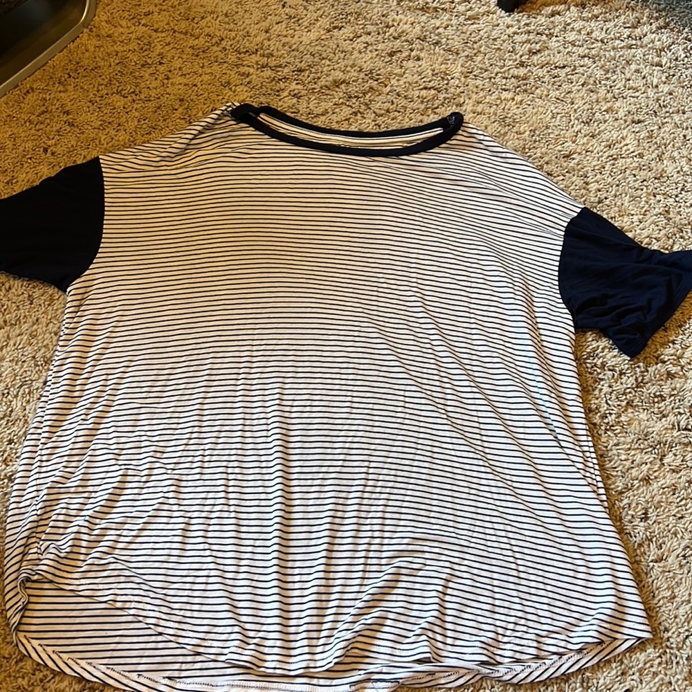 American Eagle outfitters soft & sexy T-shirt navy and white stripe size medium